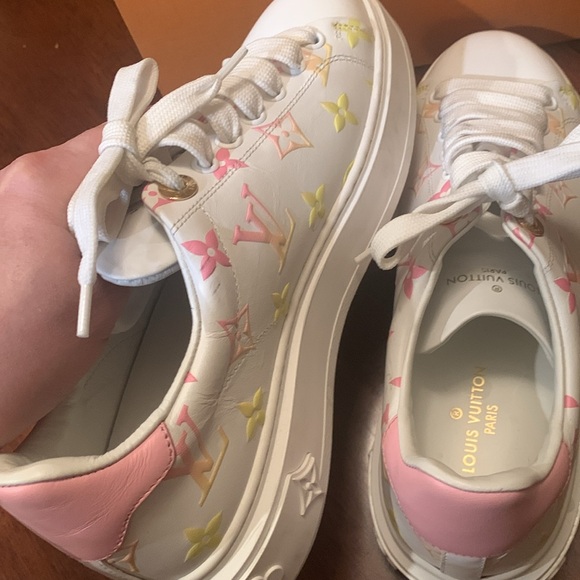 Authentic Luise Vuitton Limited edition sneakers with beautiful colorful LV logo - Picture 5 of 16